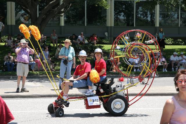 2006_ArtCar_3_Parade 382 